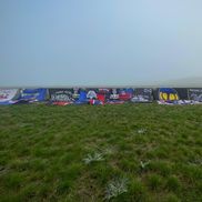 Peluza Sud Dinamo revendică steagurile grupării steliste Shadows // FOTO: Instagram @fcd.sud