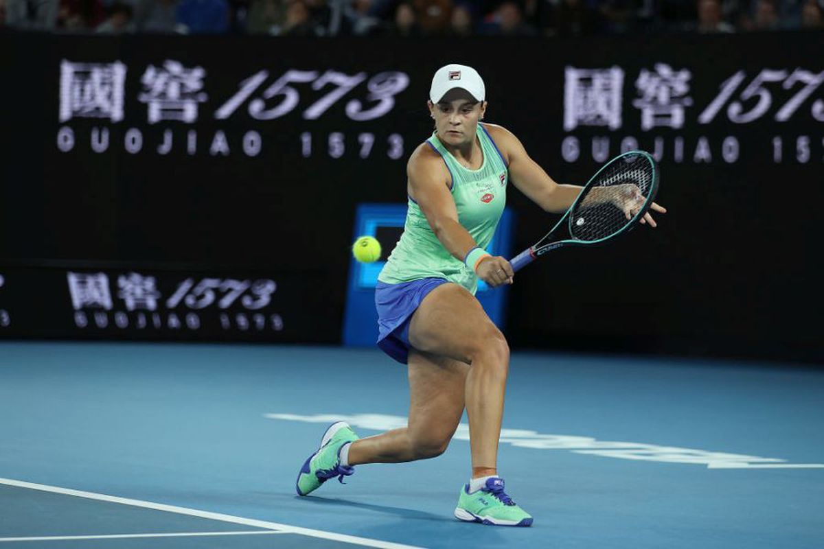 AUSTRALIAN OPEN // Ashleigh Barty, marea favorită la Melbourne, a clacat complet în setul secund cu Riske