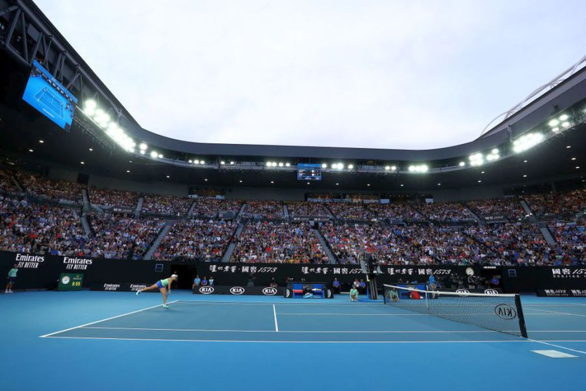 AUSTRALIAN OPEN // Ashleigh Barty, marea favorită la Melbourne, a clacat complet în setul secund cu Riske