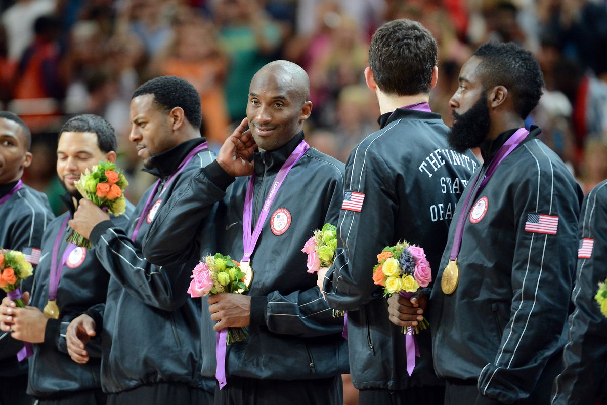 LeBron James, mesaj răscolitor după dispariția lui Kobe Bryant: „Te rog să-mi dai putere din ceruri! Îți promit că voi duce mai departe moștenirea ta”