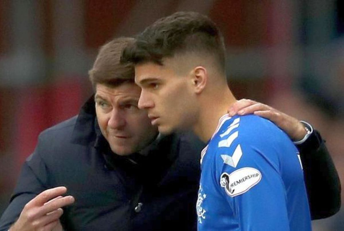 Gerrard l-a lăudat iar pe Ianis: „Mereu învață și e la sală ori la analiza jocului. Îl forțăm și mai poate crește”