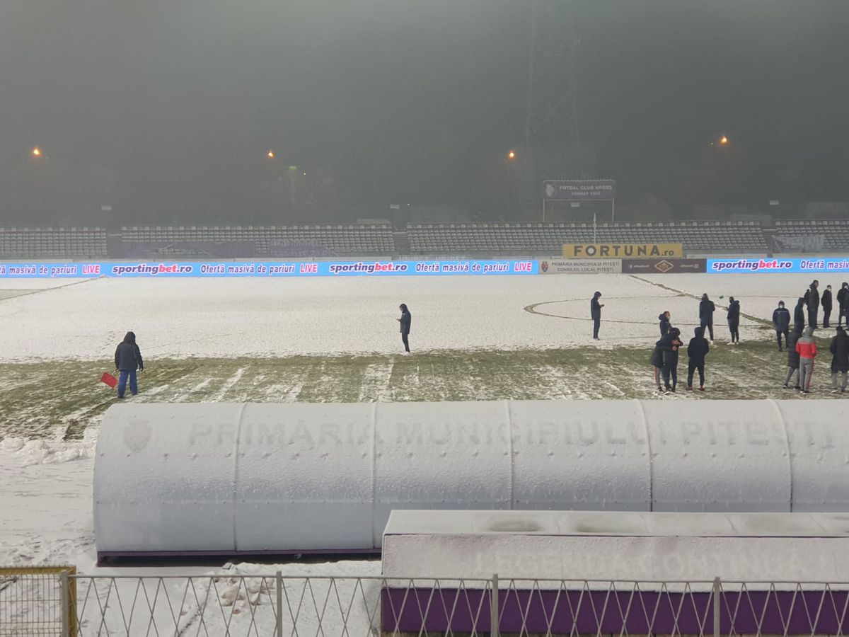 FC ARGEȘ - FCSB 0-0. Roș-albaștrii dau vina pe teren pentru pasul greșit de la Pitești: „Singurul campionat din Europa cu asemenea terenuri”