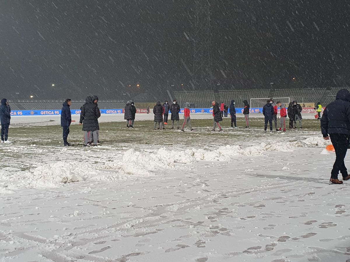 FC ARGEȘ - FCSB 0-0. Roș-albaștrii dau vina pe teren pentru pasul greșit de la Pitești: „Singurul campionat din Europa cu asemenea terenuri”