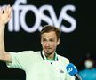 Daniil Medvedev e în semifinalele Australian Open, după 0-2 la seturi și peste 4 ore de luptă » Derapaj în setul 4: „Cât de prost să fie? Idiotul!”