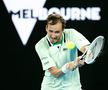 Daniil Medvedev e în semifinalele Australian Open, după 0-2 la seturi și peste 4 ore de luptă » Derapaj în setul 4: „Cât de prost să fie? Idiotul!”