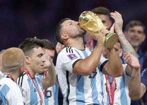Aguero, răspuns pe măsură pentru Zlatan: „Ești ultimul care trebuie să vorbească. Ai fost un bătăuș” + „Te roade gândul ăsta”