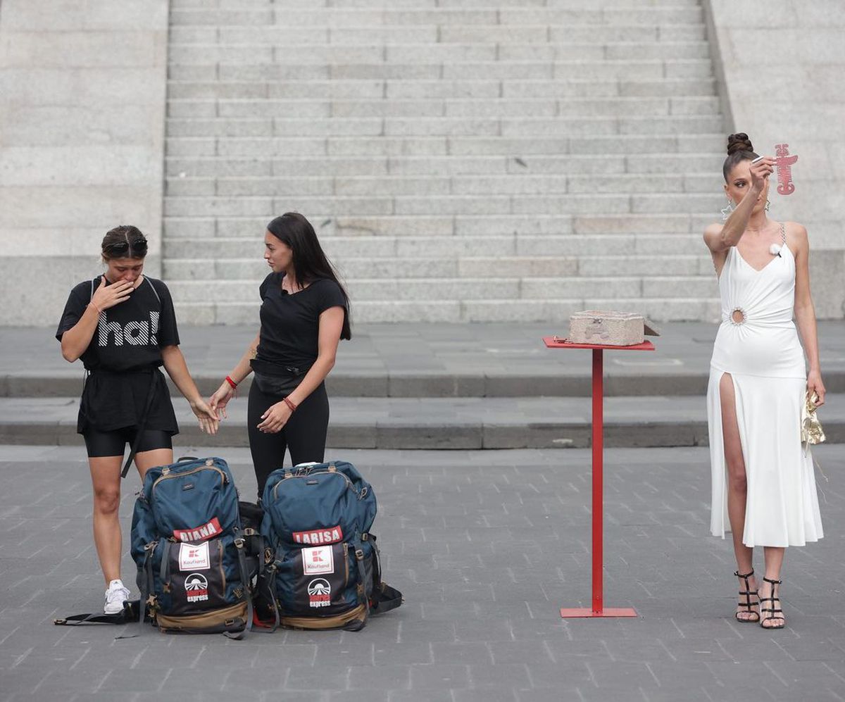 America Express - Larisa Iordache