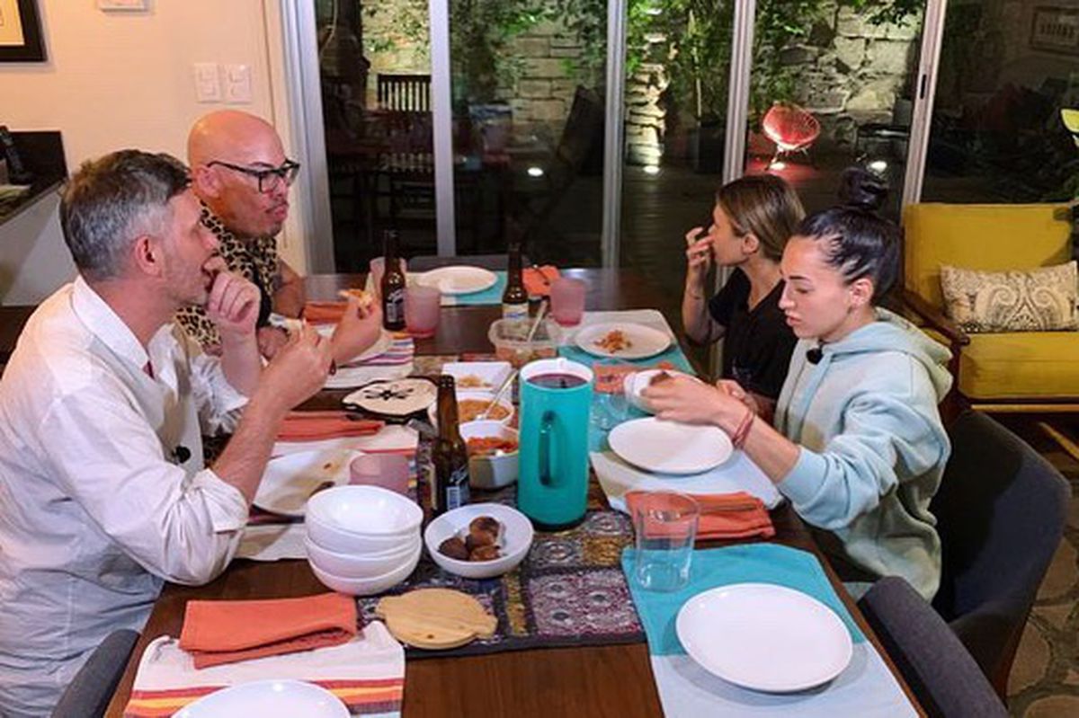 America Express - Larisa Iordache