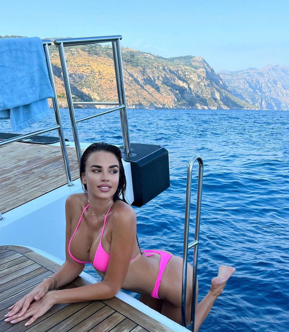 Criză de gelozie! Ivana Knoll, atacată în Mykonos: „Doamnelor, ce naiba e în neregulă cu voi?”