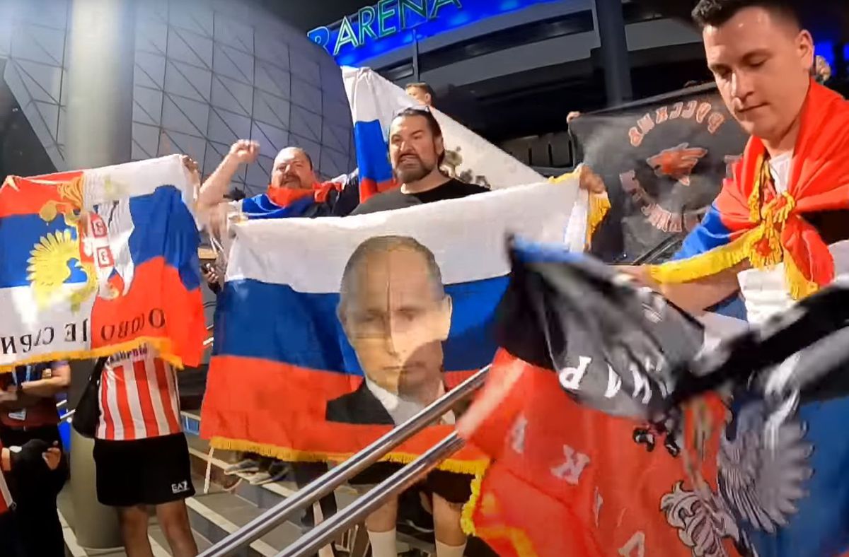 Controversă la Australian Open » Tatăl lui Novak Djokovic, alături de steagul cu Vladimir Putin: „Trăiască rușii!”