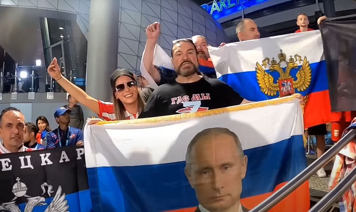 Controversă la Australian Open » Tatăl lui Novak Djokovic, alături de steagul cu Vladimir Putin: „Trăiască rușii!”