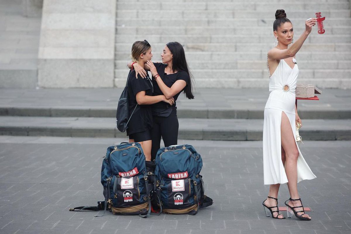 America Express - Larisa Iordache