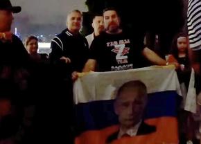 Controversă la Australian Open » Tatăl lui Novak Djokovic, cu steagul lui Vladimir Putin în mână: „Trăiască rușii!”