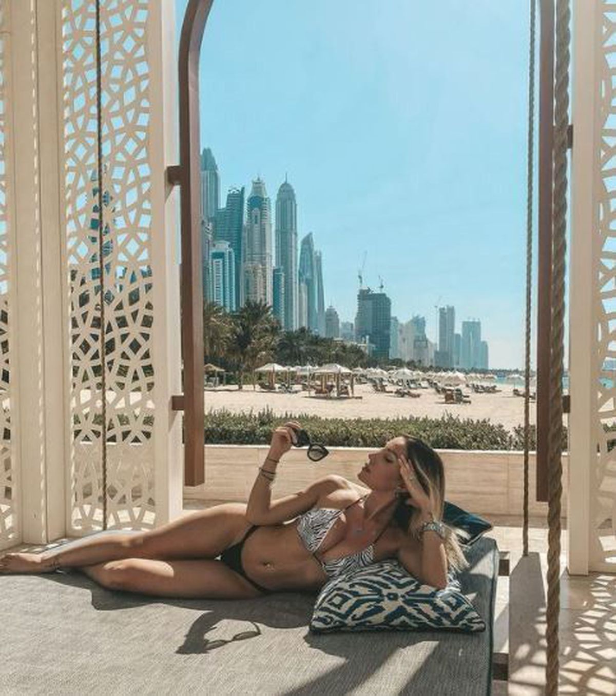 Cine e Maria, iubita superbă a jucătorului care l-a scos pe Djokovic în semifinale la Australian Open