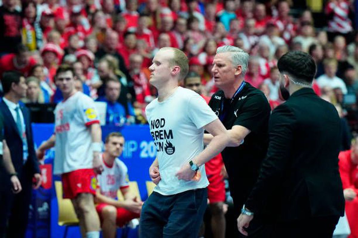 „Ce dracu’ se întâmplă?!” » Stupoare în timpul meciului Cehia - Danemarca de la Campionatul Mondial de handbal masculin: „Penibil și prost realizat”