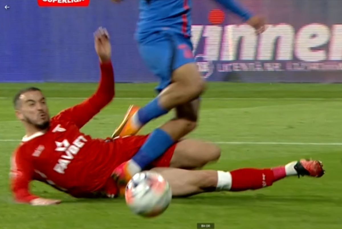 Panduru e contrariat de penalty-ul dictat în UTA - FCSB: „Gata, cu asta schimbi regulile jocului! Nu mai poți băga alunecare în careu”