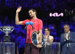 Incredibil! Ce s-a auzit în tribune, după finala Australian Open, când Zverev încerca să vorbească