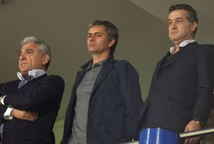 Ce pregătește Gigi Becali pentru meciul cu Manchester United: „Va fi o formulă în care nu am mai jucat. I-a zis Mourinho lui Giovanni”