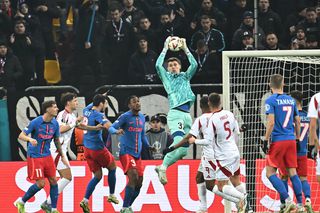 După Ngezana, încă un fotbalist de la FCSB și-a declarat simpatia pentru Manchester United: „Pentru că a jucat Ronaldo acolo”