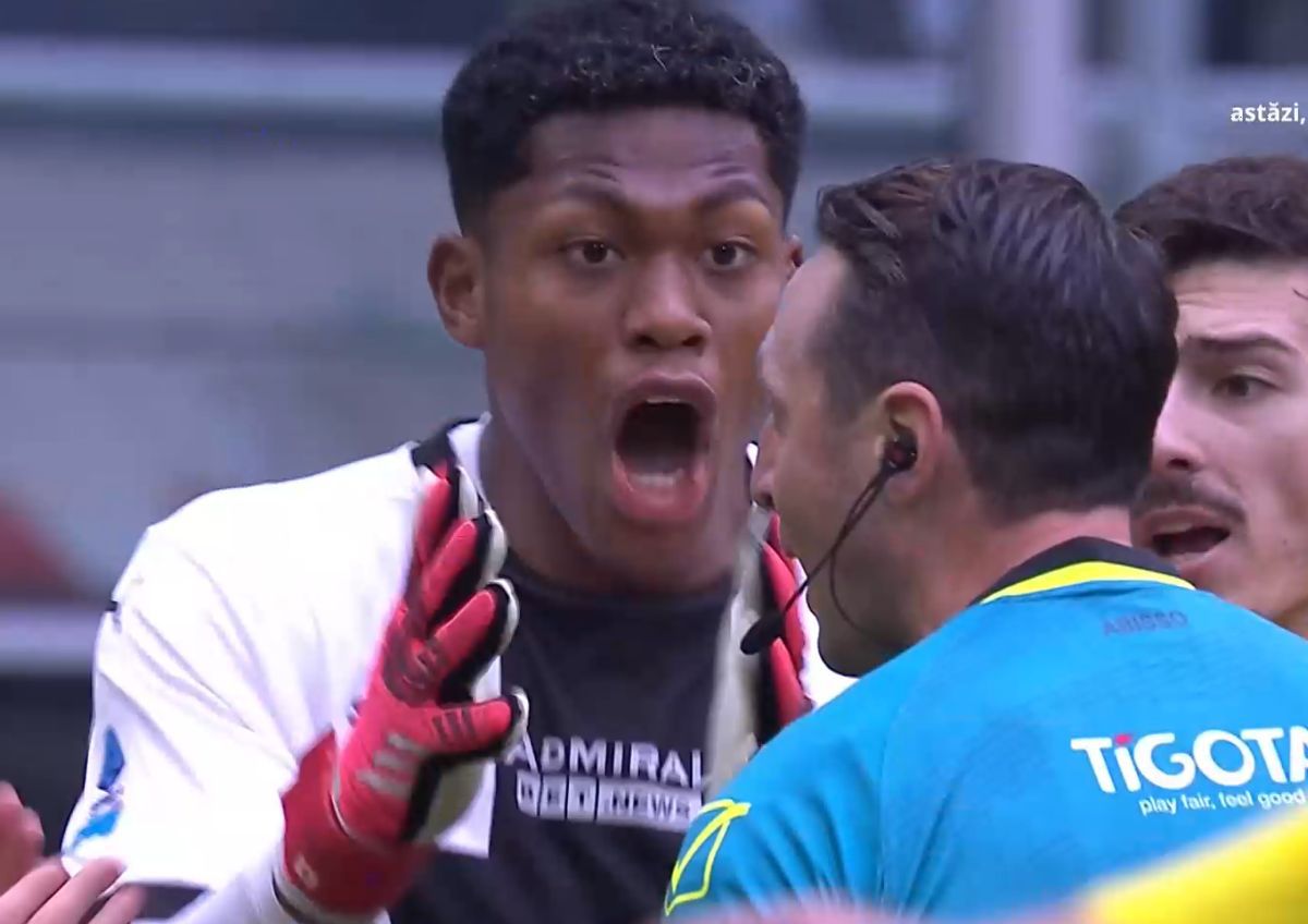 Gafă ca în curtea școlii în AC Milan - Parma » Cum a provocat portarul Suzuki un penalty