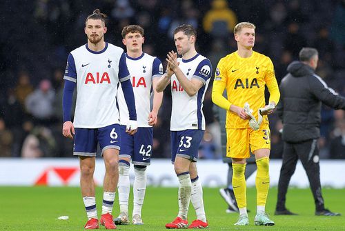 Radu Drăgușin, primul din stânga // foto: Imago Images
