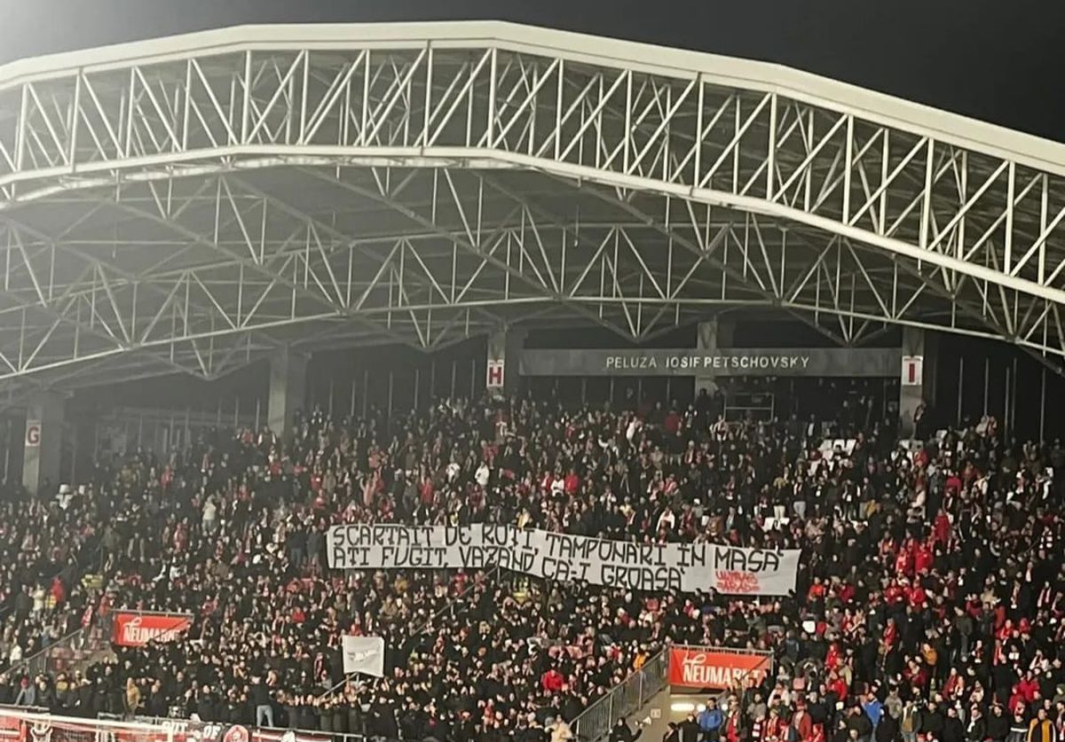Derapaj rasist al suporterilor arădeni la adresa Rapidului