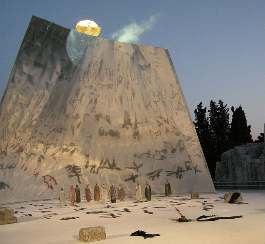 Cele 3 cuvinte cu care italienii îl descriu pe Cristi Chivu:  „Luna Jocurilor Olimpice îi promite torțe de fericire!”