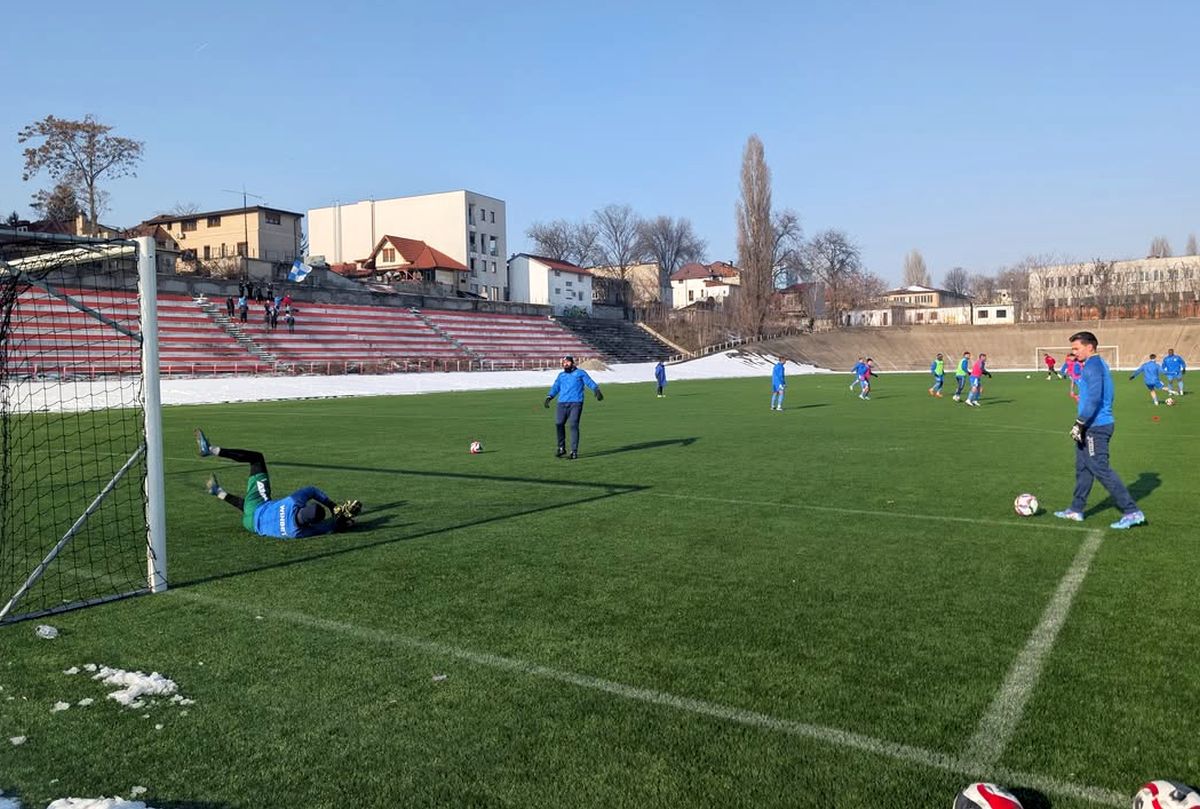 Transformare totală! Se joacă fotbal pe „Velodromul Dinamo” » „Groapa de gunoi și cioburi” și-a schimbat complet utilitatea și poate găzdui meciuri