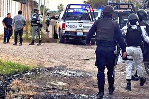 Masacru în Mexic, cu cinci luni înainte de Campionatul Mondial » Au fost împușcați pe terenul de fotbal: sunt cel puțin 11 morți!