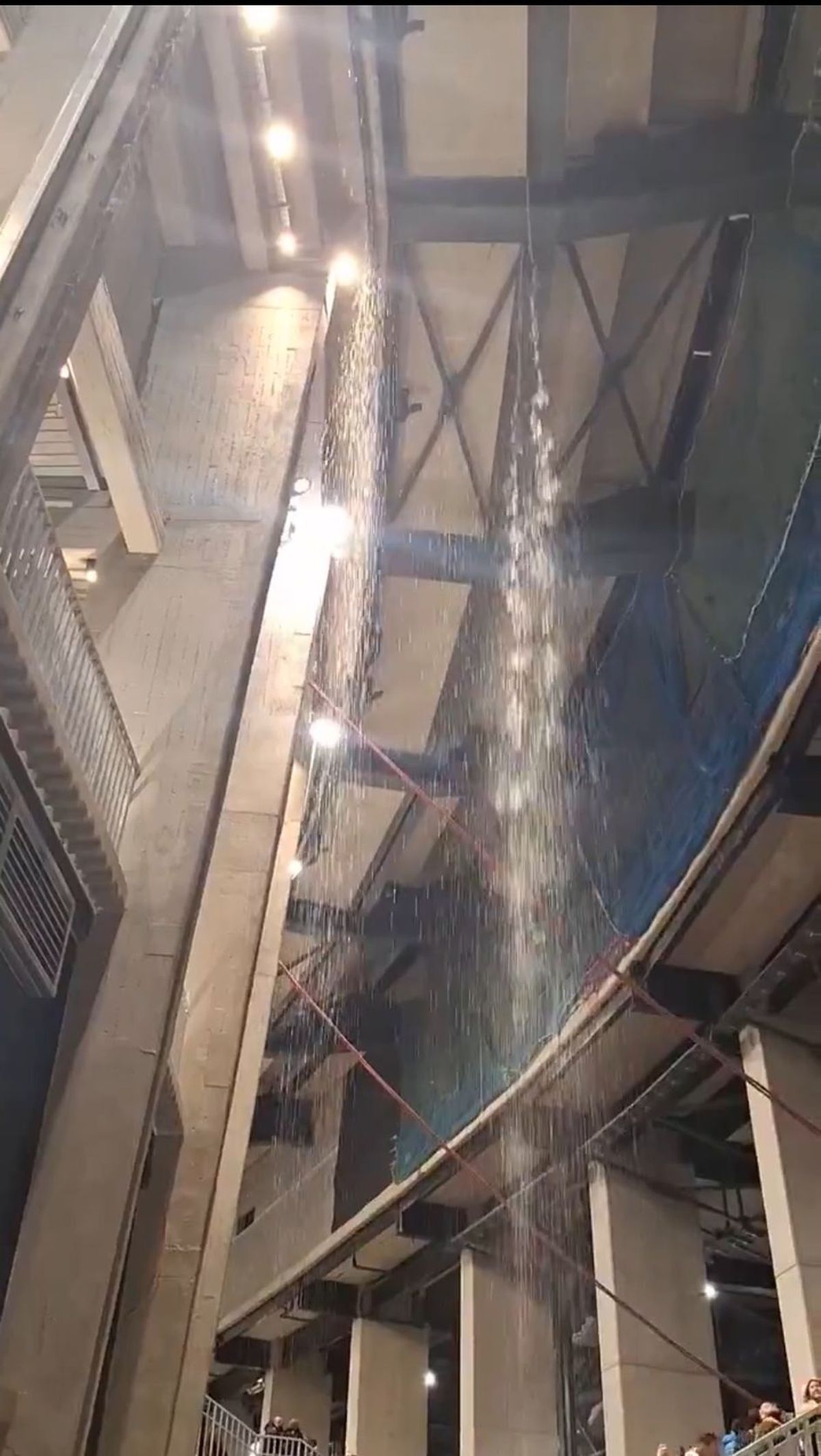 Imagini rușinoase de la Barcelona » Un miliard și jumătate de euro pentru un „stadion-cascadă”