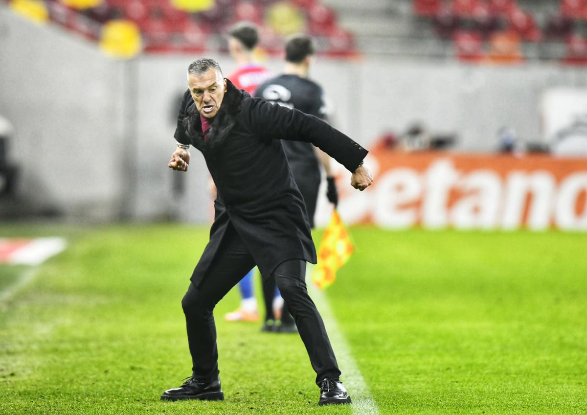 „Plecarea lui Charalambous nu e o soluție” » Fostul antrenor de la FCSB crede în calificarea roș-albaștrilor în play-off: „Pot câștiga toate meciurile”