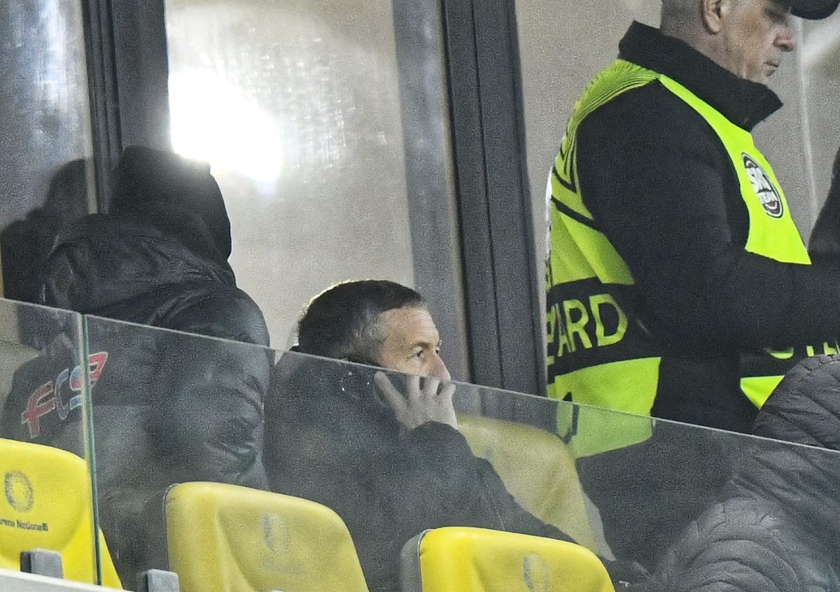 „Plecarea lui Charalambous nu e o soluție” » Fostul antrenor de la FCSB crede în calificarea roș-albaștrilor în play-off: „Pot câștiga toate meciurile”