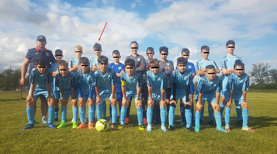 Autorul Crimei din Cenei, alături de colegii de la LPS Banatul, grupa CSS 2012 Minorul implicat în crima din Cenei, junior al unui club important de fotbal: „O lua razna, lovea copiii pe teren!” » Mărturii și detalii înfiorătoare