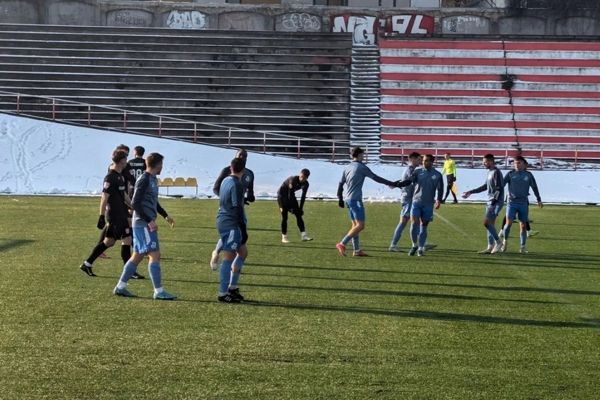 Transformare totală! Se joacă fotbal pe „Velodromul Dinamo” » „Groapa de gunoi și cioburi” și-a schimbat complet utilitatea și poate găzdui meciuri