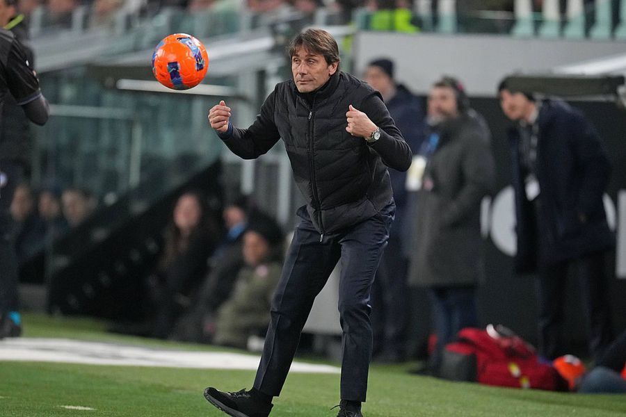 Antonio Conte are o singură victorie în ultimele șase meciuri, Napoli - Sassuolo în etapa a 21-a / Foto: Imago Conte nu depune armele, dar recunoaște: „Înfruntăm furtuna și este absurd acum să vorbim despre titlu”