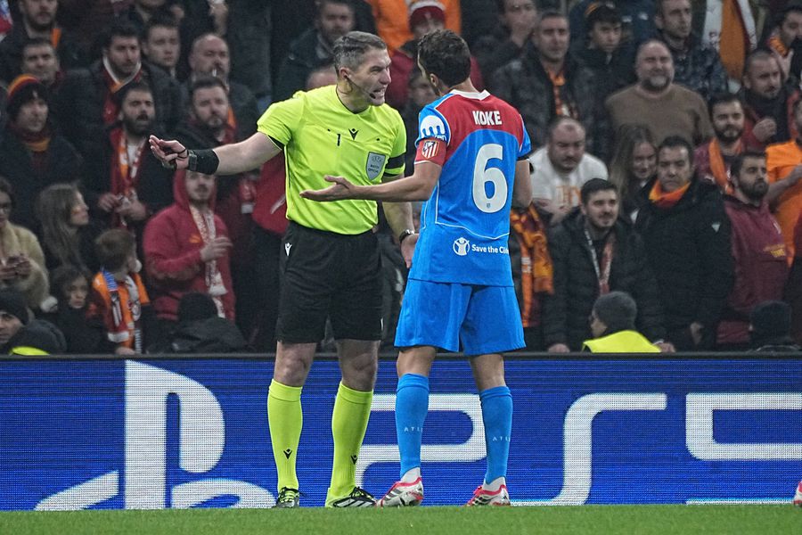 Istvan Kovacs la centru în meciul dintre Galatasaray și Atletico Madrid / Imago Images Istvan Kovacs, delegare tare în Liga Campionilor » Îl va arbitra pe Cristi Chivu la meciul decisiv cu Borussia Dortmund
