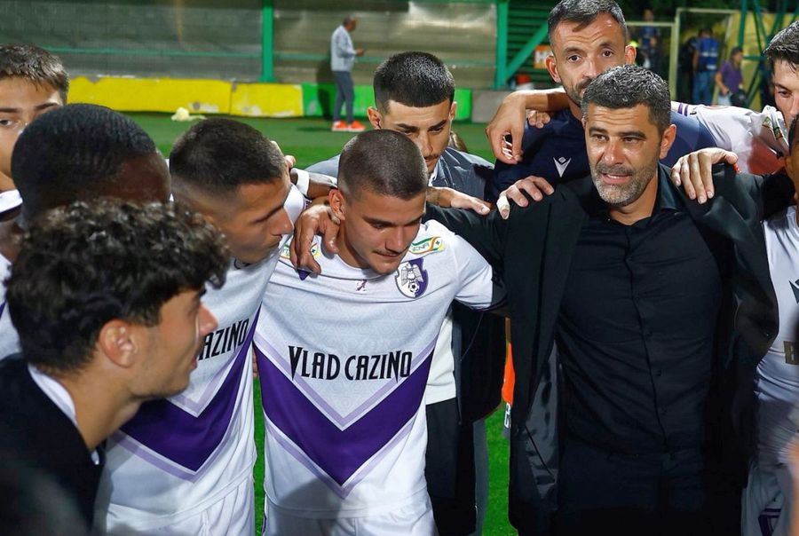 Dani Coman le-a promis jucătorilor bonusuri consistente dacă echipa se califică în play-off / Sursă foto: Facebook@ FC Argeș Au anunțat prima de play-off în vestiar! Bonusuri fabuloase dacă echipa se califică în Top 6: GSP are detalii din culise