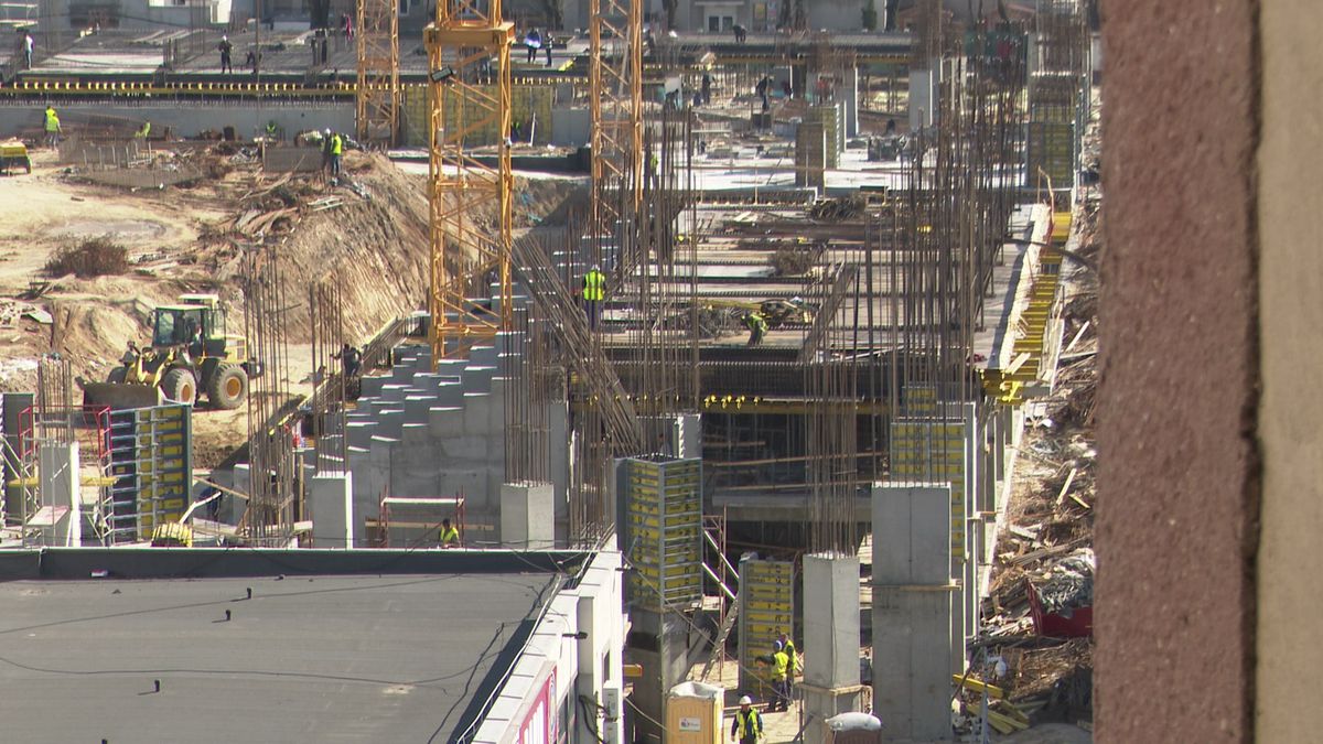 VIDEO & FOTO // Vești excelente pentru fanii Rapidului! Au început să se monteze tribunele la noul stadion din Giulești