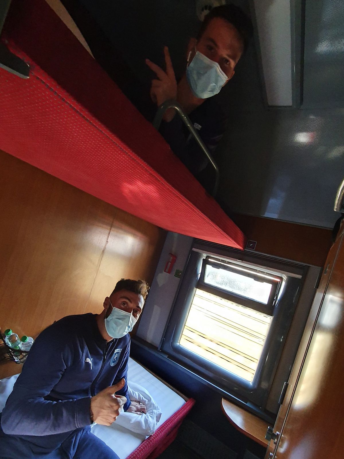 Imagini inedite: Craiova a făcut deplasarea la Buzău cu trenul