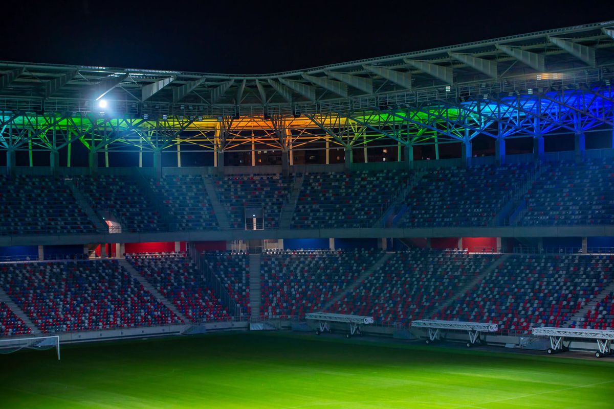 Stadionul Steaua, din Ghencea, surprins noaptea / FOTO: canpower.ro
