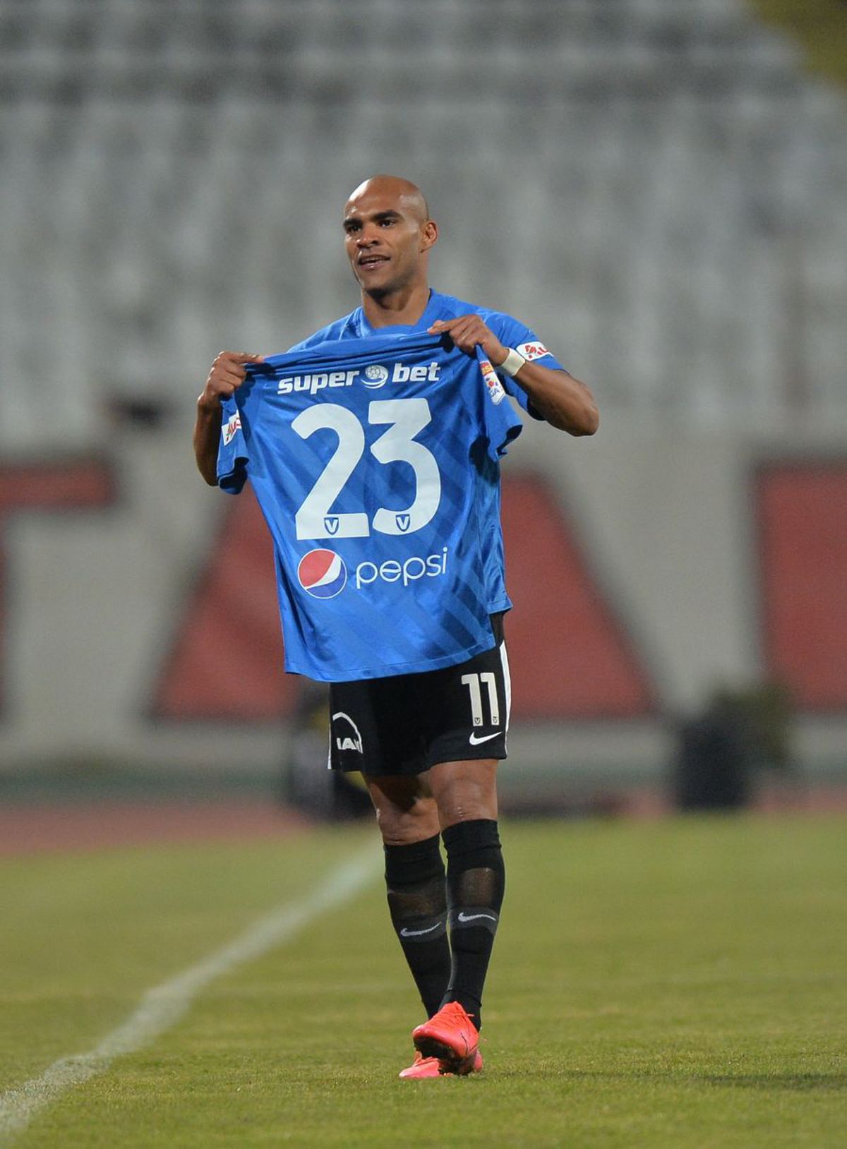 Mircea Rednic regretă situația de la Dinamo + înțepătură către conducerea Viitorului: „Nu e ușor când te anunță că pleacă, iar mâine ai meci”