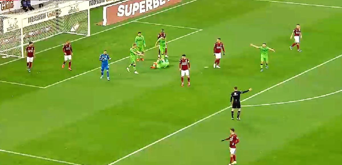 Dinamo a cerut penalty în minutul 32 al meciului cu Rapid! Ce arată reluările