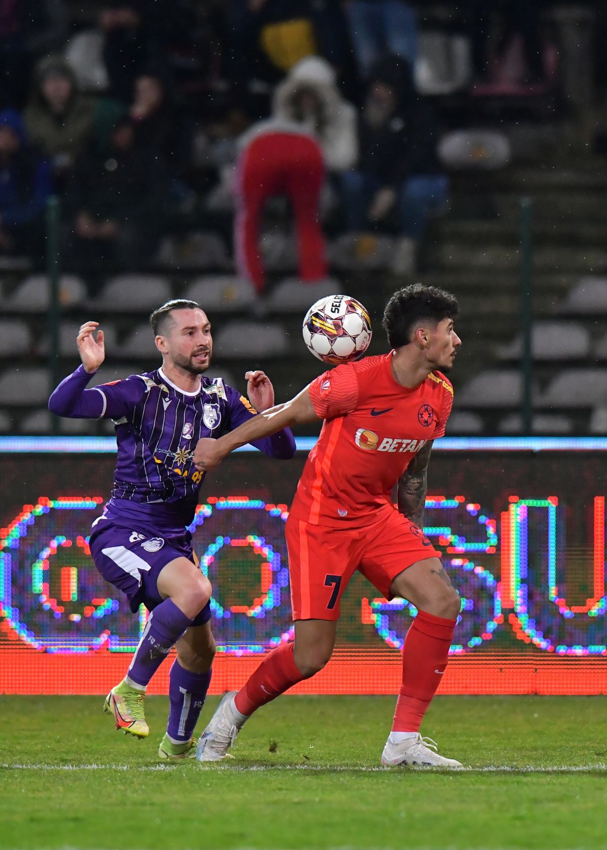 Fanii și-au pierdut răbdarea în ultimele minute din FC Argeș - FCSB: un stadion întreg i-a cerut demisia!