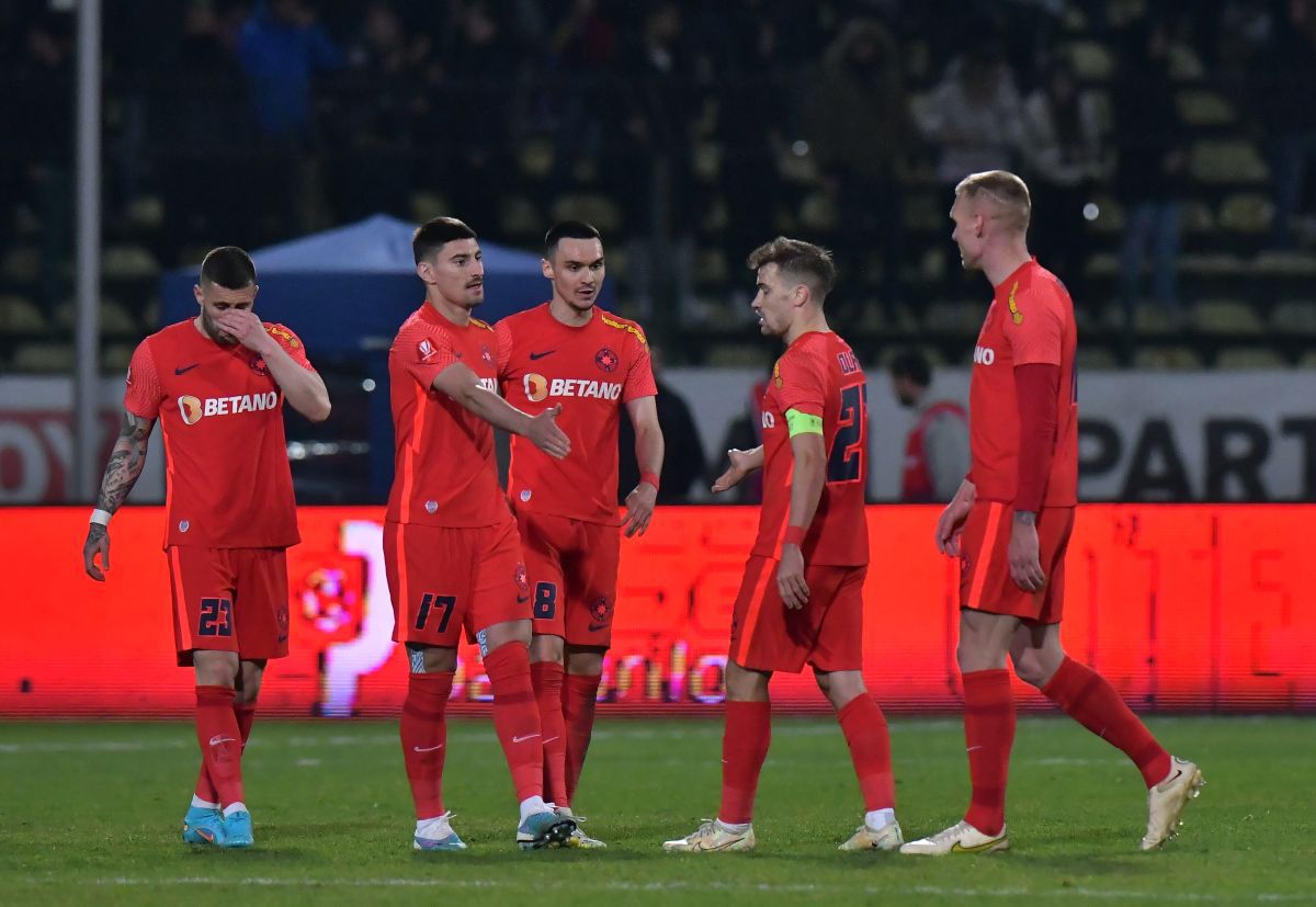 Fanii și-au pierdut răbdarea în ultimele minute din FC Argeș - FCSB: un stadion întreg i-a cerut demisia!