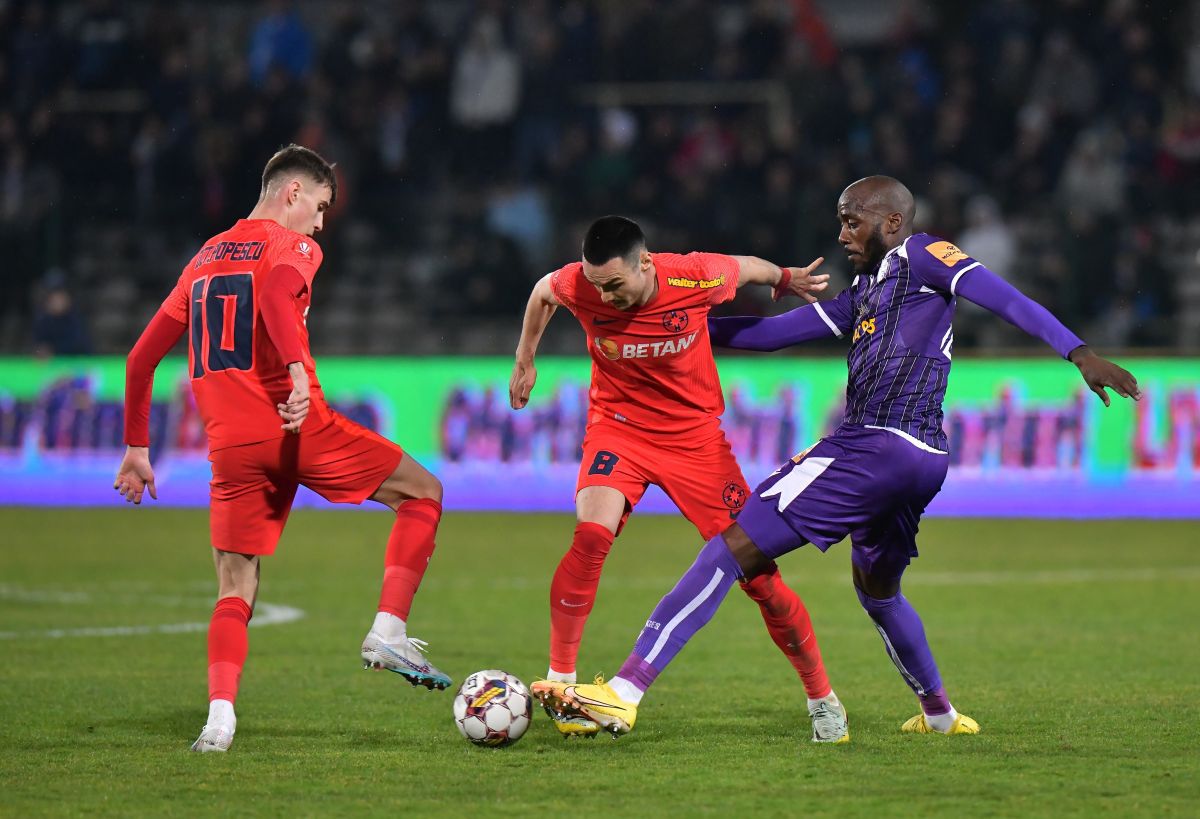 Fanii și-au pierdut răbdarea în ultimele minute din FC Argeș - FCSB: un stadion întreg i-a cerut demisia!