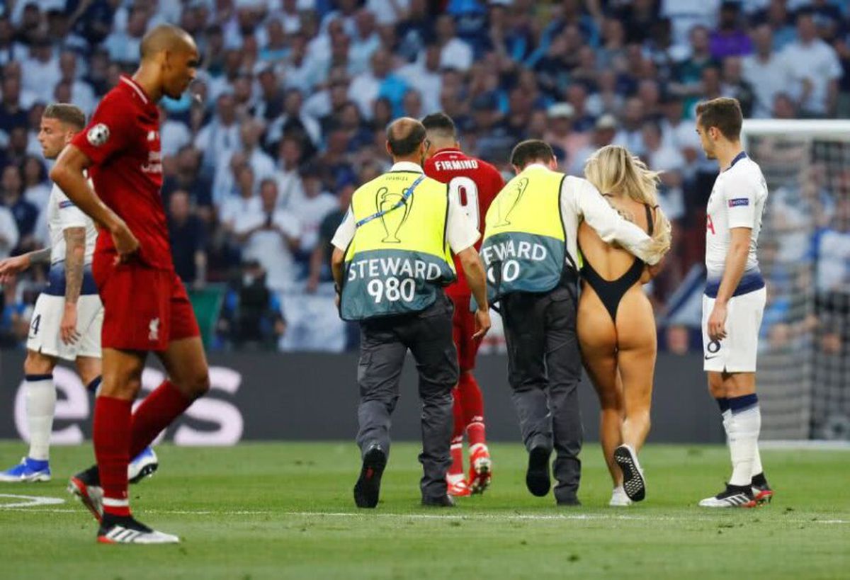 Imaginile care acum ar fi INTERZISE la TV » În trecut, regizorii „le-au scăpat” pe transmisiunile live