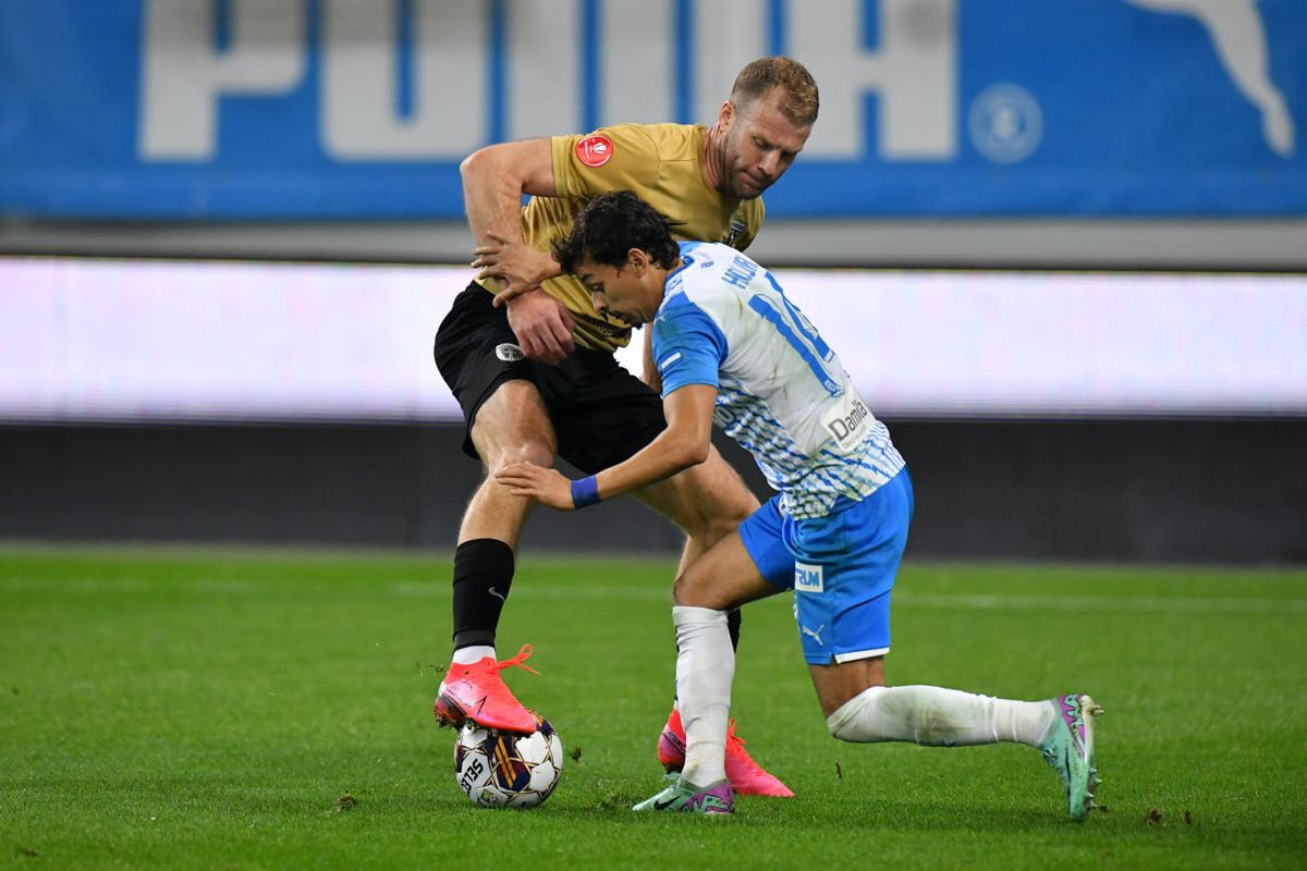 Universitatea Craiova o învinge pe FC Voluntari, într-un meci haotic: Bancu și „centralul” Cojocaru s-au întrecut în gafe! Penalty-nepenalty la ultima fază » Clasamentul ACUM