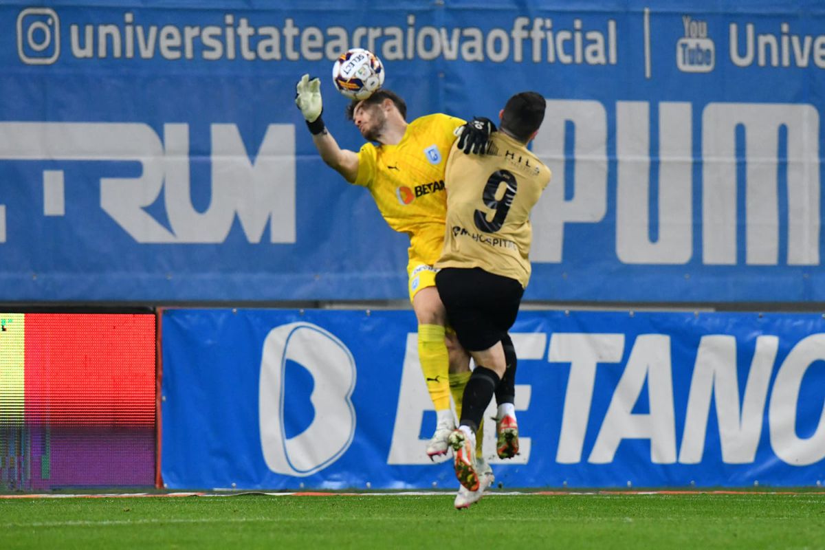 Moment controversat în Universitatea Craiova - Voluntari » Verdictul lui Marius Avram: „De asta e diferit față de eliminarea lui Nana Antwi”