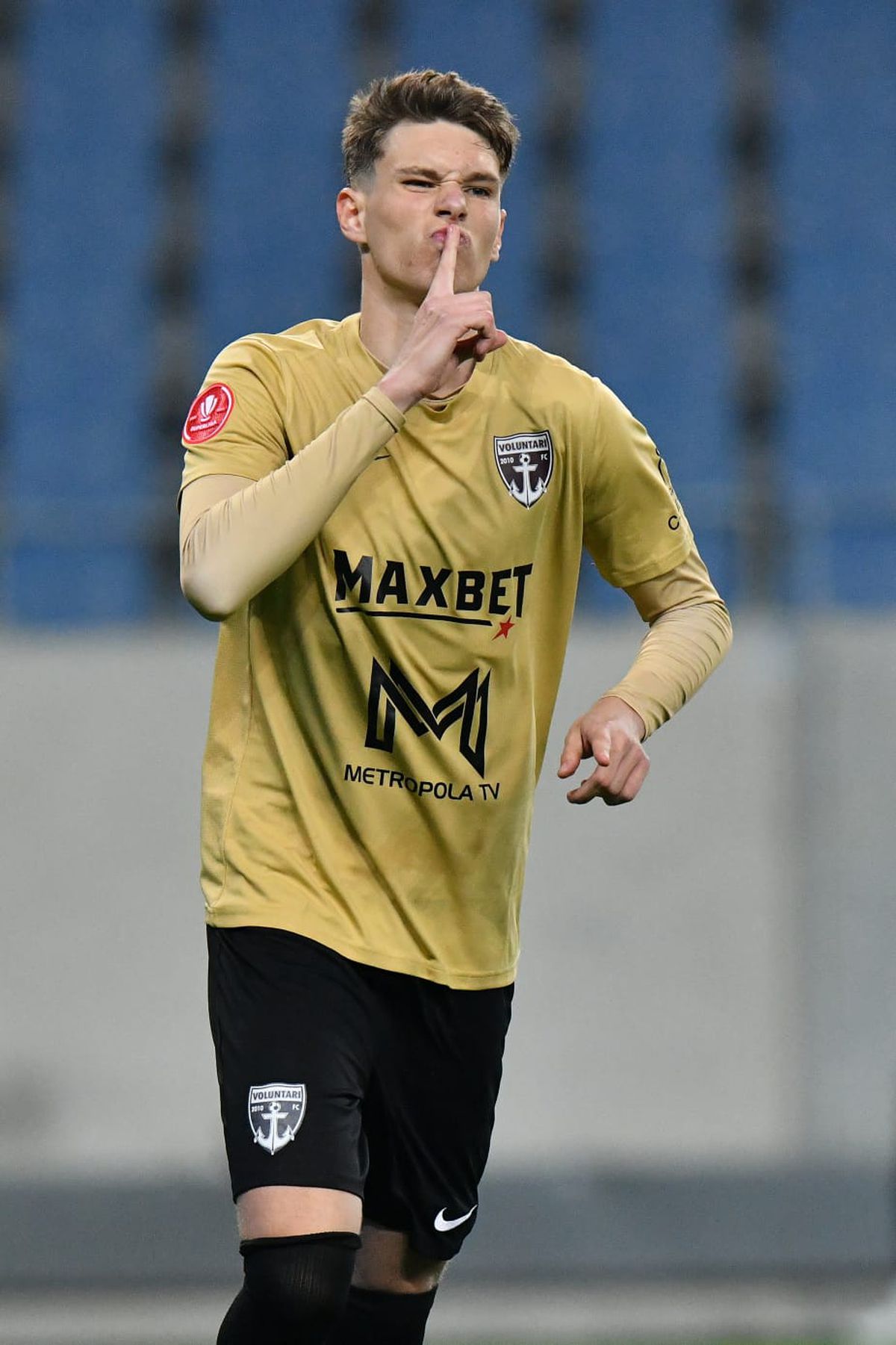 Universitatea Craiova o învinge pe FC Voluntari, într-un meci haotic: Bancu și „centralul” Cojocaru s-au întrecut în gafe! Penalty-nepenalty la ultima fază » Clasamentul ACUM