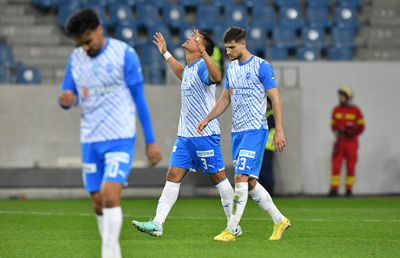 Universitatea Craiova o învinge pe FC Voluntari, într-un meci haotic: Bancu și „centralul” Cojocaru s-au întrecut în gafe! Penalty-nepenalty la ultima fază » Clasamentul ACUM